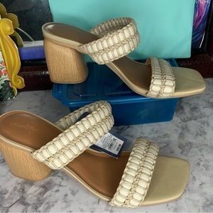 Size 11, universal thread NWT BEIGE heels